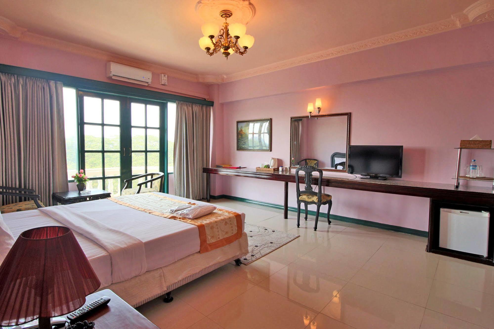 Yangon International Hotel Екстер'єр фото